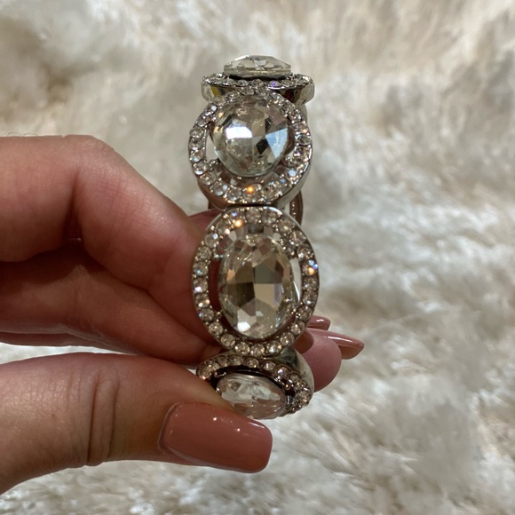 Rhinestone bracelet NWT - Picture 4 of 4